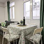 Two Bed In Centre Lejlighed