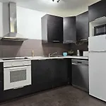Two Bed In Centre Lejlighed *