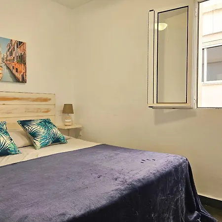 Two Bed In Centre