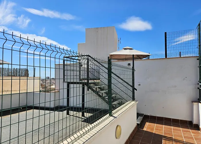 Two Bed In Centre Apartment