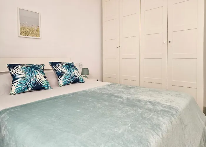 Apartment Two Bed In Centre Málaga