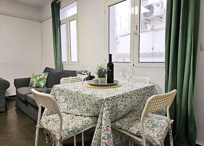Two Bed In Centre Apartment