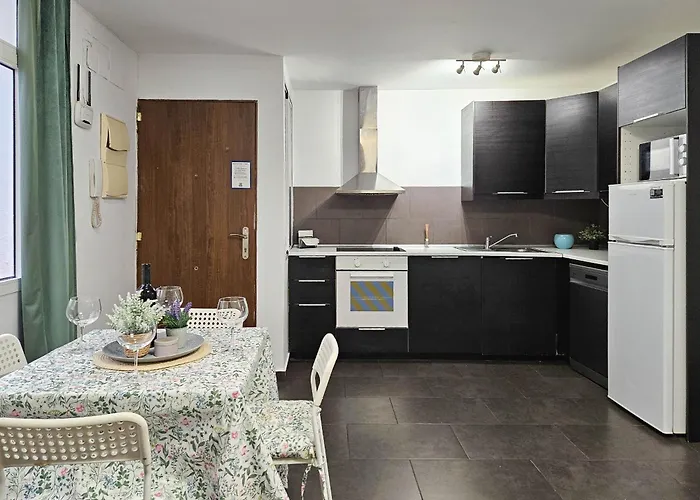 Two Bed In Centre