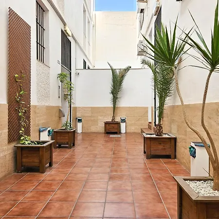 Two Bed In Centre Apartment