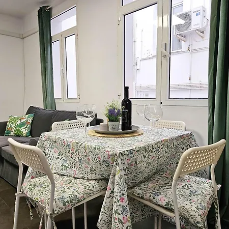 Two Bed In Centre Apartment
